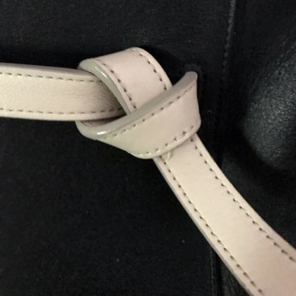 ✨ CELINE ✨ Bicolor Belt Bag - Black and Cream - Stunning and Timeless - Picture 6 of 12